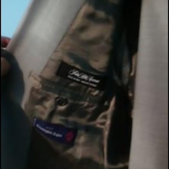 Saks off fifth suit - Picture 2 of 2